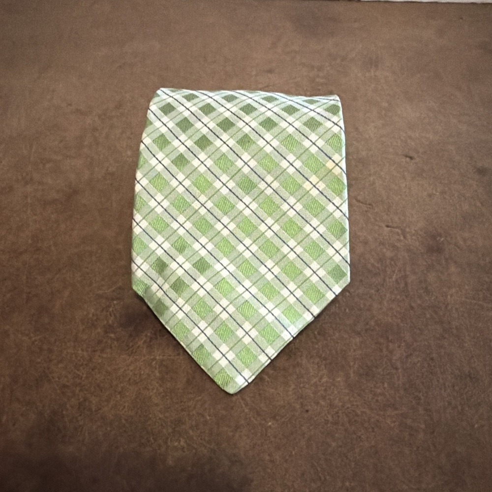 Tommy Hilfiger Mens Green White Pointed Classic Tie 100% Silk Made In USA - Picture 2 of 4